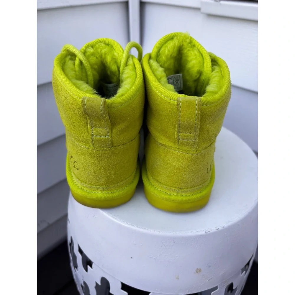UGG step into